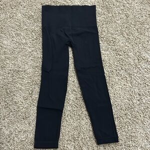 Woman’s black cropped spanx leggings size medium